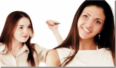 كيف تتعاملين مع صديقتك الغيورة